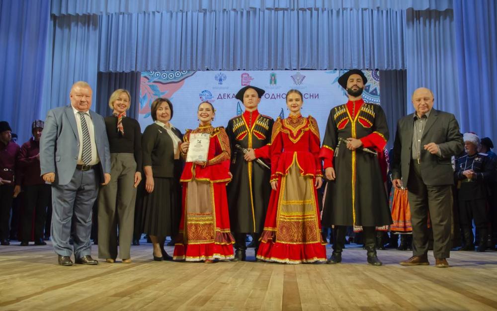 Успех народного вокального ансамбля «Долина» на Всероссийском конкурсе фольклорных коллективов «Традиции».