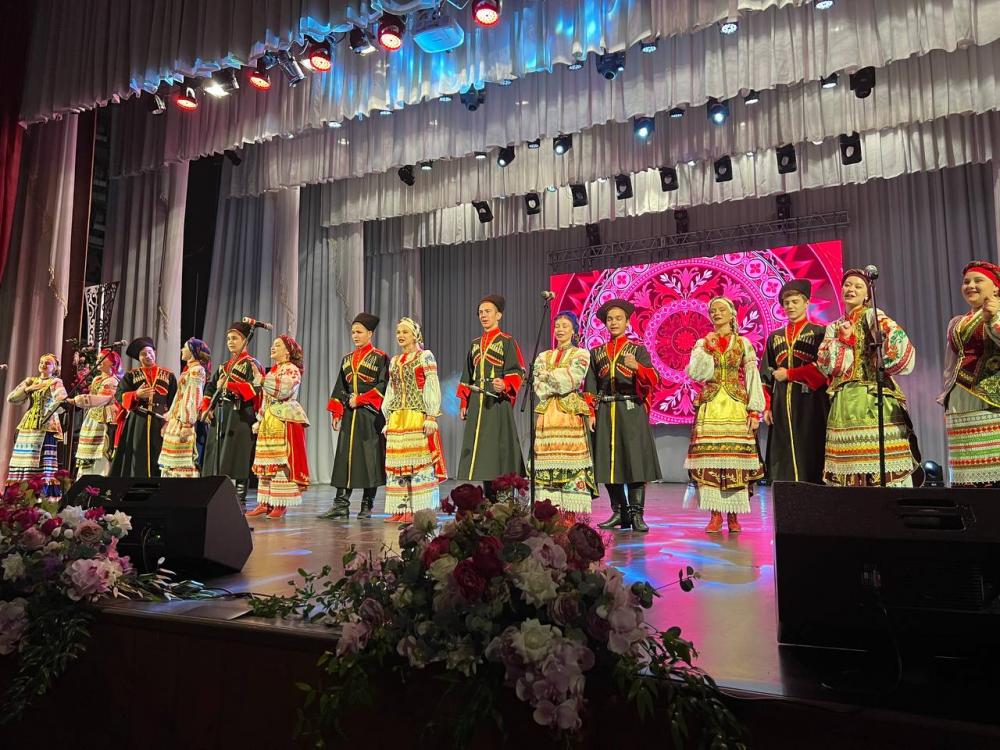 Последнее воскресенье осени-День матери