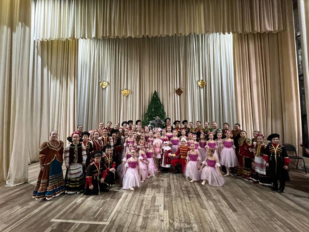 Юные артисты "Звонницы" в гостях у Щелкунчика.