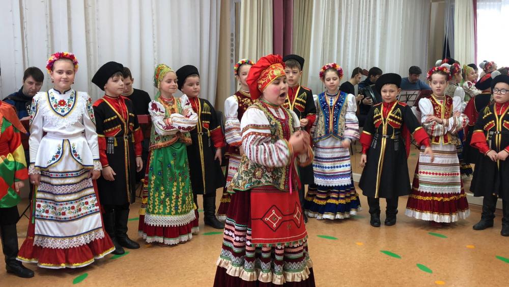 «Масленица идет, блины и мёд несет»! 

 

В 